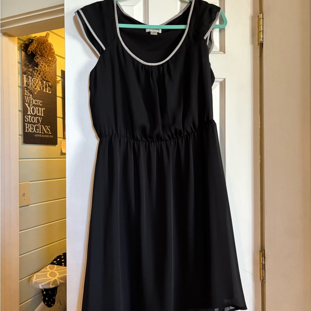 Elegant Black Dress with Gray Trim